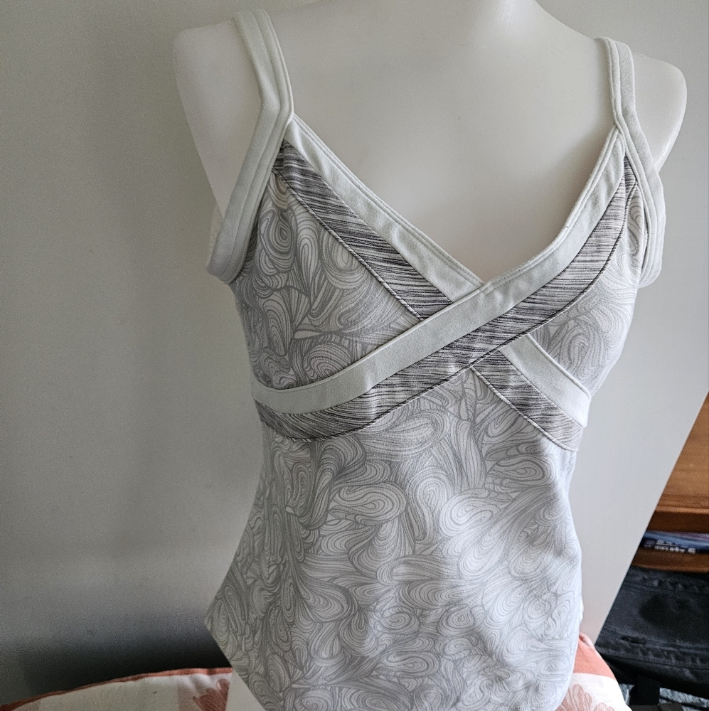 Lululemon sport t-shirt